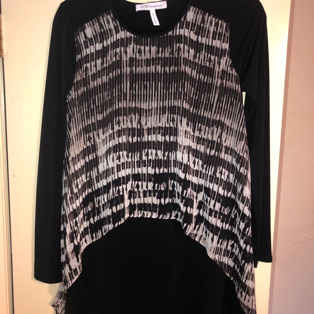 BCBG WORK BLOUSE!! Beautiful top